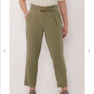 ✨BNWOT Lauren Conrad Slim-Fit Paper Bag Pants✨